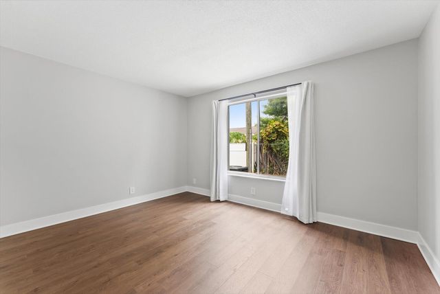 1500 CRESCENT Circle A14, Lake Park, FL 33403