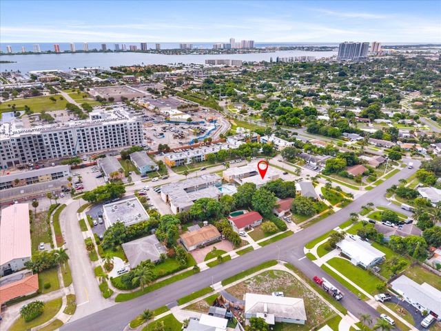 1500 CRESCENT Circle A14, Lake Park, FL 33403