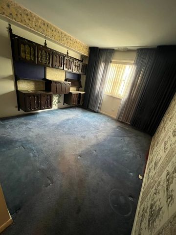 8210 Elmwood Avenue 403, Skokie, IL 60077