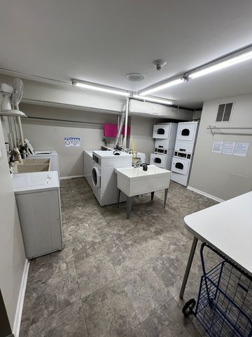 8210 Elmwood Avenue 403, Skokie, IL 60077