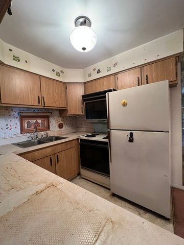 8210 Elmwood Avenue 403, Skokie, IL 60077