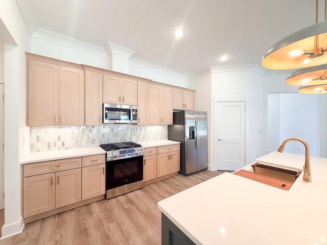 324 Hillcrest Avenue, Valparaiso, FL 32580