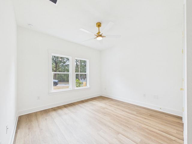 324 Hillcrest Avenue, Valparaiso, FL 32580