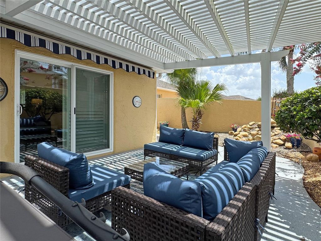 Image 2 of property listing at 896 RADCLIFE BEREA PLACE, The Villages, FL 32162