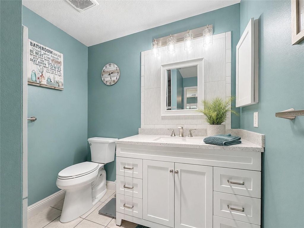 Image 13 of property listing at 896 RADCLIFE BEREA PLACE, The Villages, FL 32162