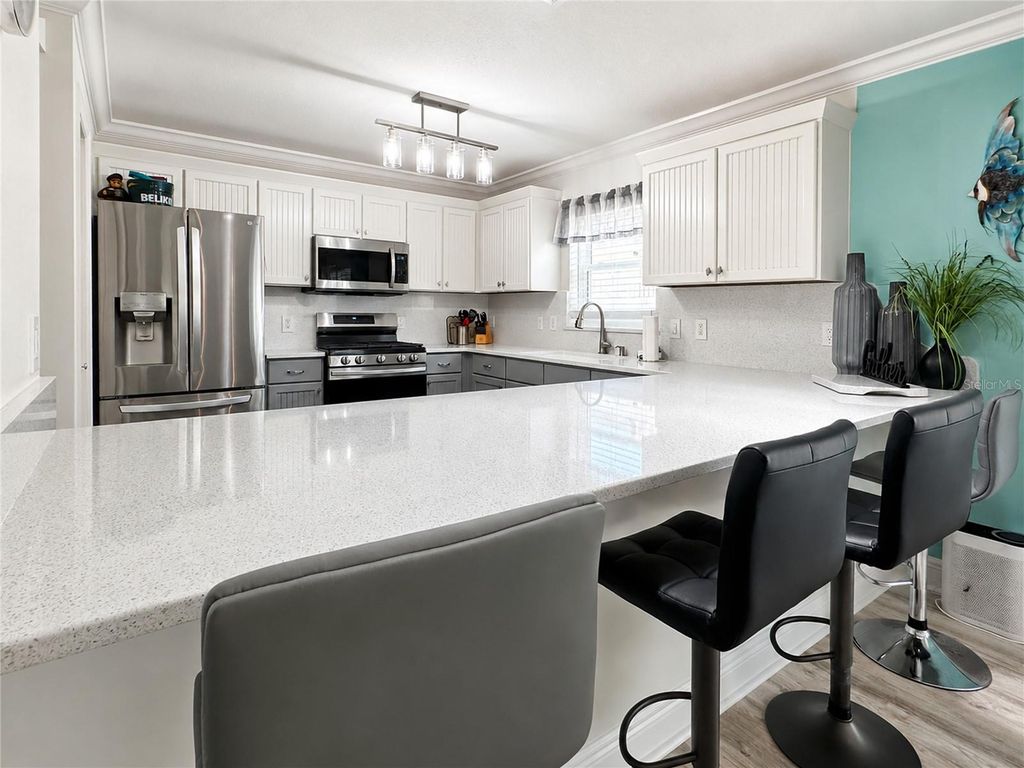 Image 6 of property listing at 896 RADCLIFE BEREA PLACE, The Villages, FL 32162