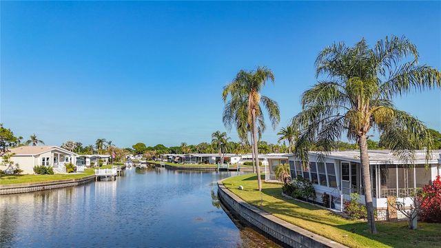 10178 N LAKE DRIVE 45, Largo, FL 33773