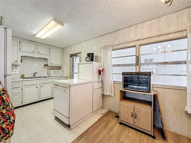 10178 N LAKE DRIVE 45, Largo, FL 33773