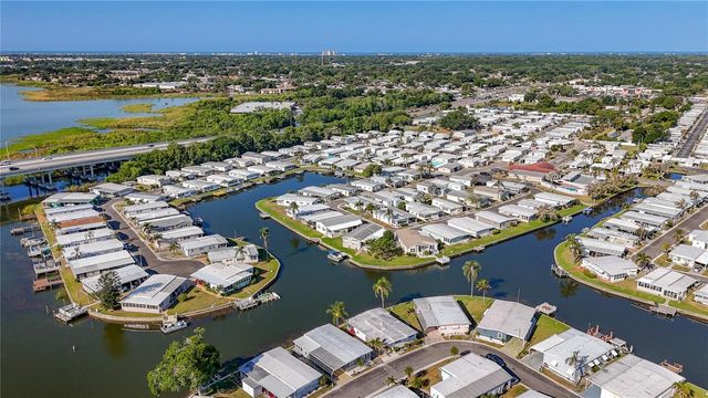 10178 N LAKE DRIVE 45, Largo, FL 33773