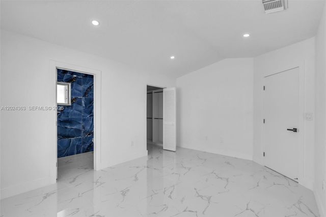 9703 NW 127th St, Hialeah Gardens, FL 33018