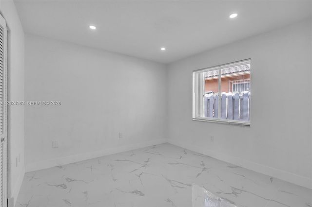 9703 NW 127th St, Hialeah Gardens, FL 33018