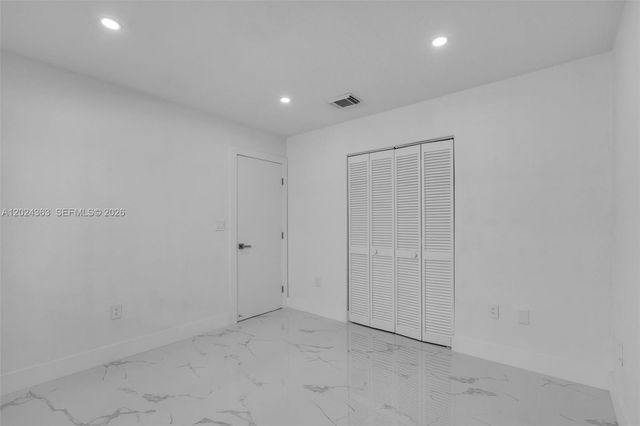 9703 NW 127th St, Hialeah Gardens, FL 33018