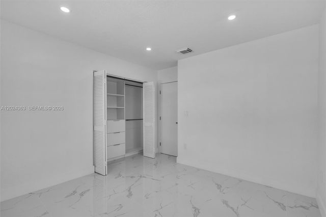 9703 NW 127th St, Hialeah Gardens, FL 33018