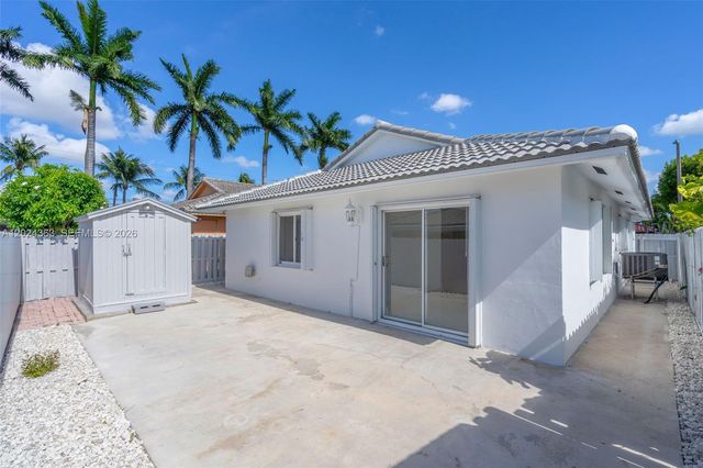 9703 NW 127th St, Hialeah Gardens, FL 33018