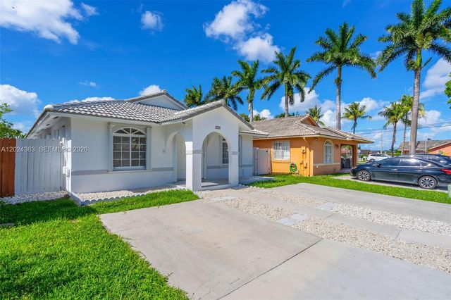 9703 NW 127th St, Hialeah Gardens, FL 33018