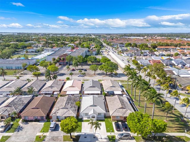 9703 NW 127th St, Hialeah Gardens, FL 33018