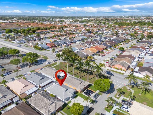 9703 NW 127th St, Hialeah Gardens, FL 33018