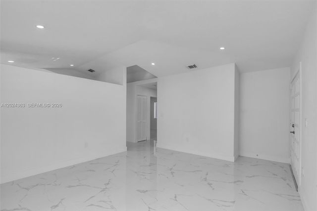 9703 NW 127th St, Hialeah Gardens, FL 33018