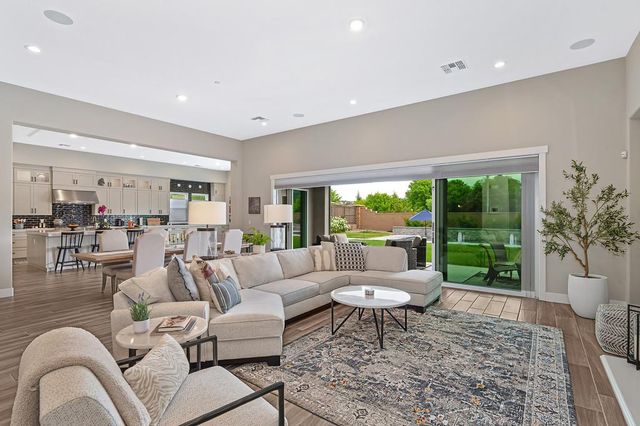 704 Golden Acorn Ct, Rocklin, CA 95765