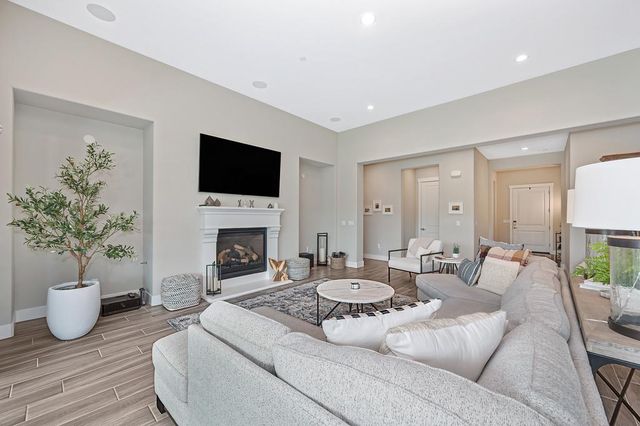 704 Golden Acorn Ct, Rocklin, CA 95765