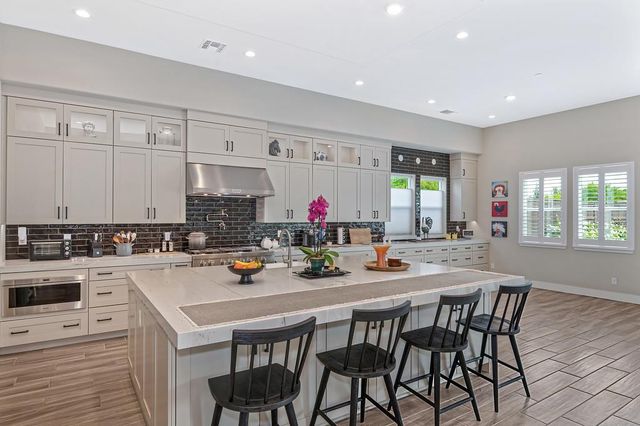 704 Golden Acorn Ct, Rocklin, CA 95765