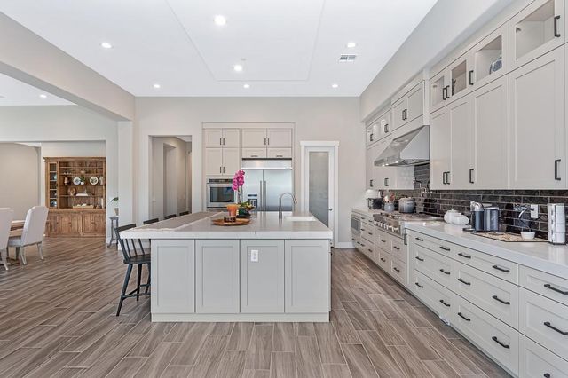 704 Golden Acorn Ct, Rocklin, CA 95765