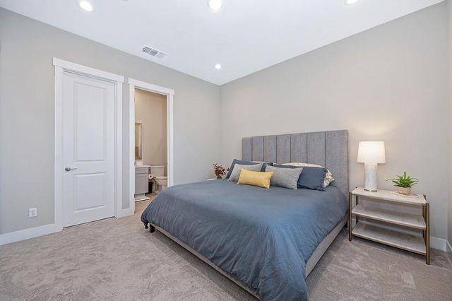 704 Golden Acorn Ct, Rocklin, CA 95765