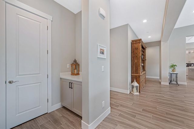 704 Golden Acorn Ct, Rocklin, CA 95765