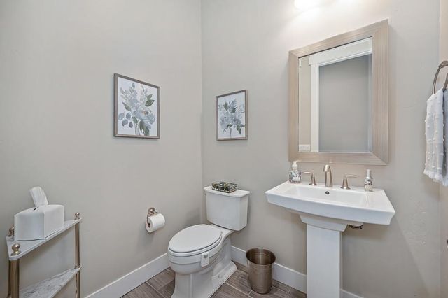 704 Golden Acorn Ct, Rocklin, CA 95765