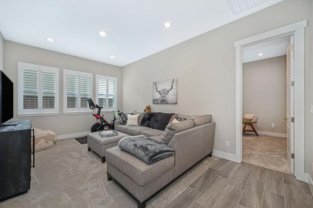 704 Golden Acorn Ct, Rocklin, CA 95765