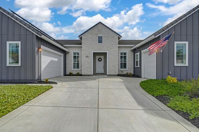 704 Golden Acorn Ct, Rocklin, CA 95765