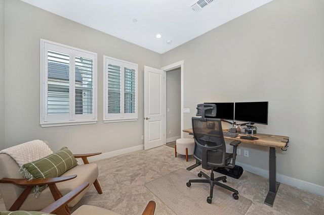 704 Golden Acorn Ct, Rocklin, CA 95765