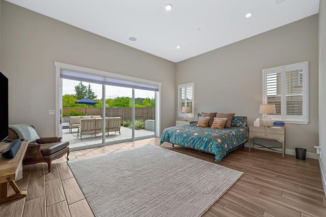 704 Golden Acorn Ct, Rocklin, CA 95765