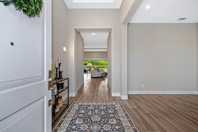 704 Golden Acorn Ct, Rocklin, CA 95765