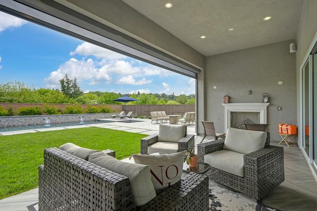 704 Golden Acorn Ct, Rocklin, CA 95765