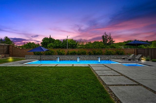 704 Golden Acorn Ct, Rocklin, CA 95765