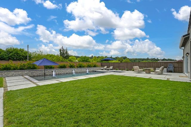 704 Golden Acorn Ct, Rocklin, CA 95765