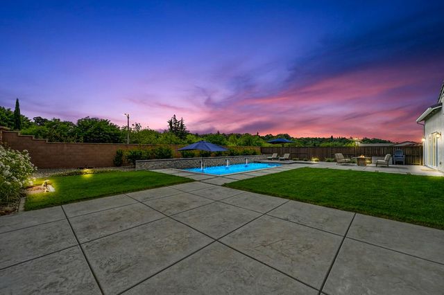 704 Golden Acorn Ct, Rocklin, CA 95765