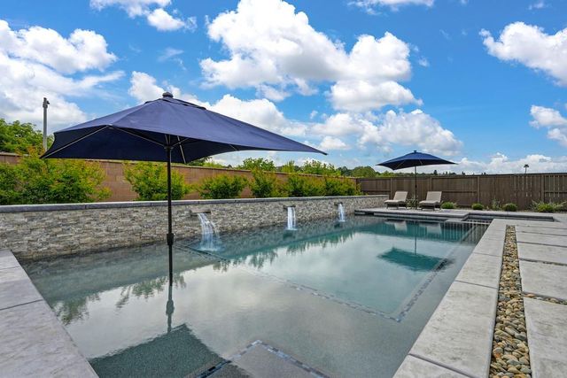 704 Golden Acorn Ct, Rocklin, CA 95765