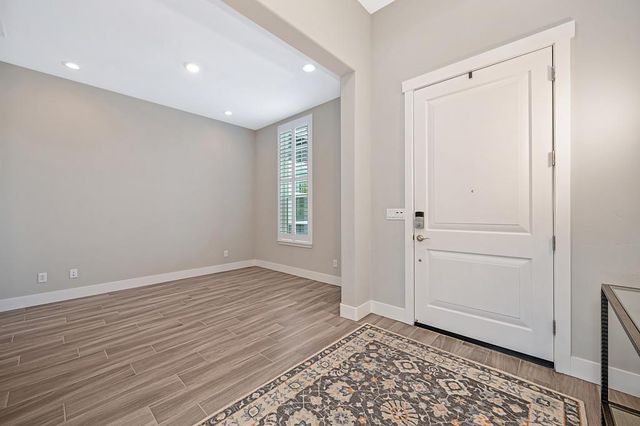 704 Golden Acorn Ct, Rocklin, CA 95765