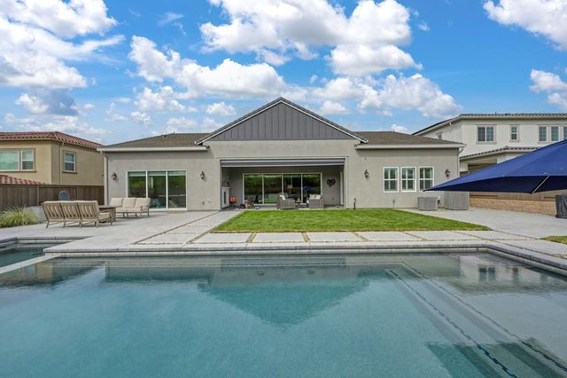 704 Golden Acorn Ct, Rocklin, CA 95765