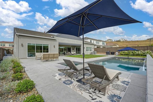 704 Golden Acorn Ct, Rocklin, CA 95765