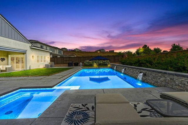 704 Golden Acorn Ct, Rocklin, CA 95765