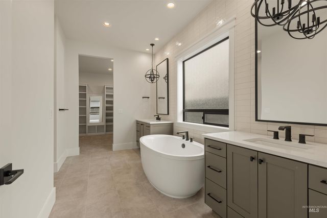 2595 E Tenzing Dr, Meridian, ID 83642