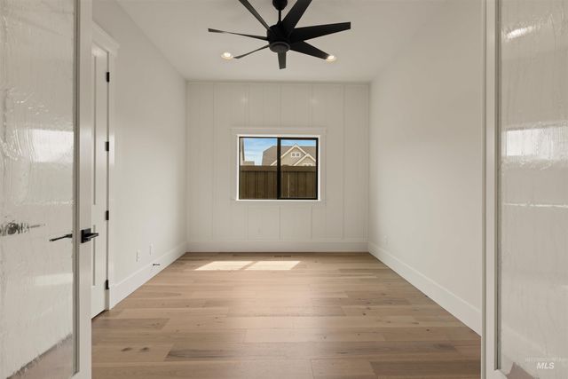 2595 E Tenzing Dr, Meridian, ID 83642