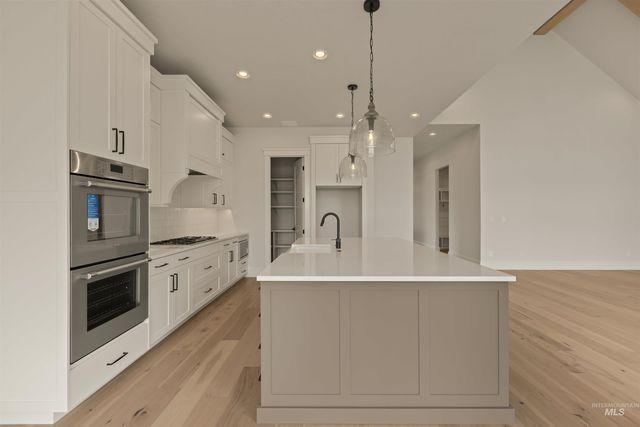 2595 E Tenzing Dr, Meridian, ID 83642