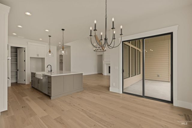 2595 E Tenzing Dr, Meridian, ID 83642