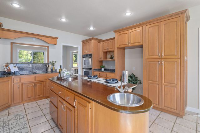 2275 Galice Road, Merlin, OR 97532