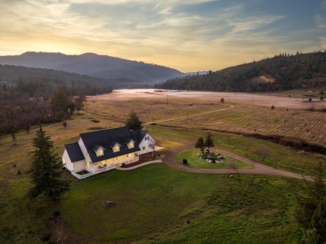 2275 Galice Road, Merlin, OR 97532