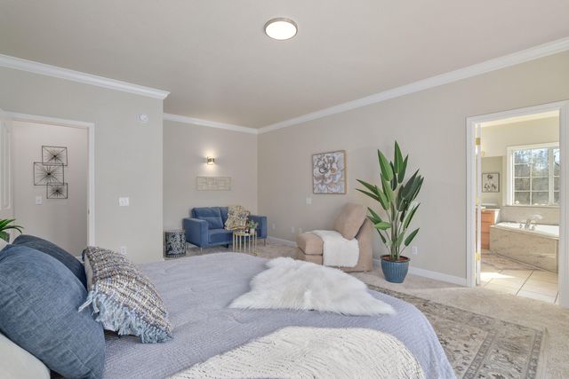 2275 Galice Road, Merlin, OR 97532